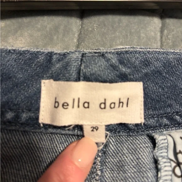 Bella Dahl Classic Blue Flare Jeans- extremely soft and lightweight - Picture 5 of 8